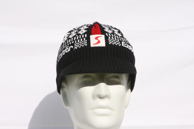 Elias - Like the best selling Challenge hat with a visor - Black