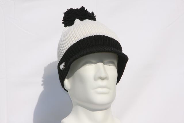 Pitt - great ski hat for women - Black