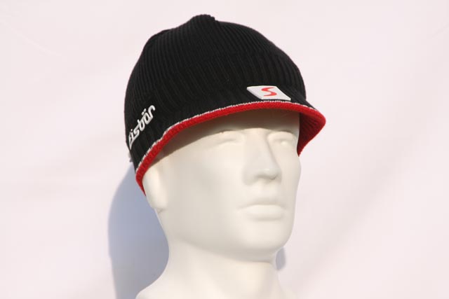 Streif - like the Cap - a cool lid with cool stripes - Black Hat with Red Trim