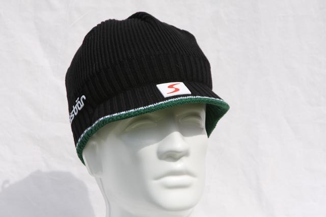 Streif - like the Cap - a cool lid with cool stripes - White Hat with Grey Trim