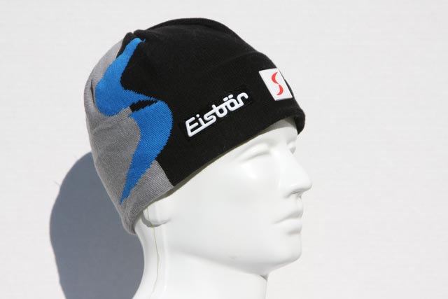 Samy - Great look with the ski pool symbol embroidered into the hat cool - black red front